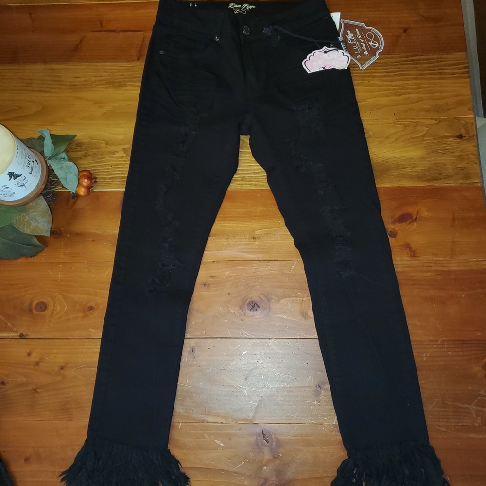 *NWT* black distressed jeans sz 26
